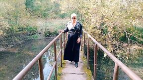 Stepmom Pisses Standing up