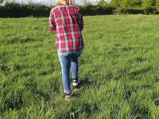 ⭐ Glistening Public Jeans Wetting In Nature ;)