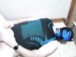 just a quick fap from a pup