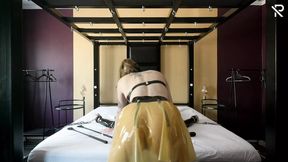 Facesitting on the Restricted Rubber-slave