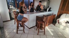 Dracaryss joins Del�cias da Kel for a spicy third installment