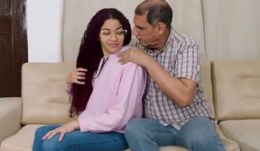 jovencita pelirroja follada por anciano