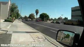 Hot Porn - Kierstin hat Spaß im Auto