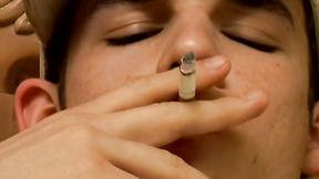 ”Bombshell Kenny Crusoe Smoke & Jerks Off In Bed”