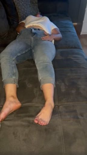 Vorspiel Sofa multiple Orgasmen nackt doppelte Penetration stöhnen enger Muschi will deinen schwanz