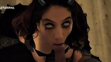 Succubus me sedujo para robarme la energía y el esperma. Hallowen