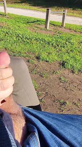 Flashing My Cock in Front a Eveyone in a Public Park and My Stepdaugher Helps Me Cumshot - Real Sex Risky