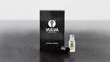 Teen Squirts Pussy Juice In Glas Vial - Vulva Original