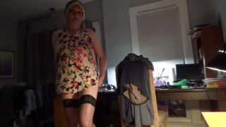 Kotitekoinen soolotyttövideo plus-kokoisesta amatööri-kypsästä amerikkalaisesta transvestiitista, pulleasta homolutkasta, jotka naivat perseeseen