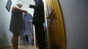 Courier fucked girlfriend in mouth and pussy doggy style