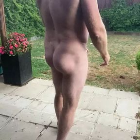 Sexy wank outside