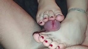 Housewife gives the Best Footjob Ever!