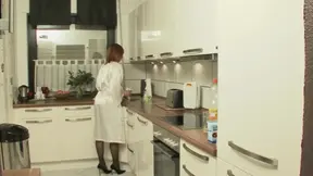 Sexy housewife's wet pussy pushed by skilled craftsman