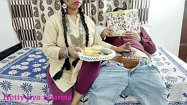 60 साल के बूढ़े आदमी ने अपनी छोटी बहु के साथ नाजायज संबंध बनाए । साफ हिंदी आवाज़ में ।