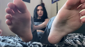 Sweaty Foot Lover Roommate Deal