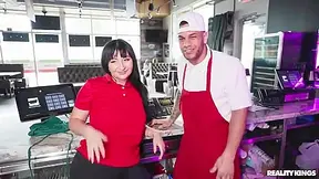 Aleksa Mink In Big Brat Pizza Shop (7125)