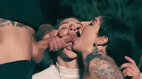 Hikers Escape Maniac - Instantly Start Fucking