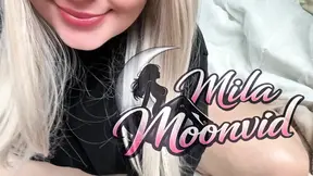 Big mom MILF pleasures herself in closeup