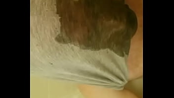 Papi pissing