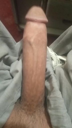 Pakistani and Hindu virgin girls or married women can contact.