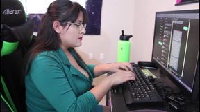 I.t. Guy Gets Footjob Under the Desk