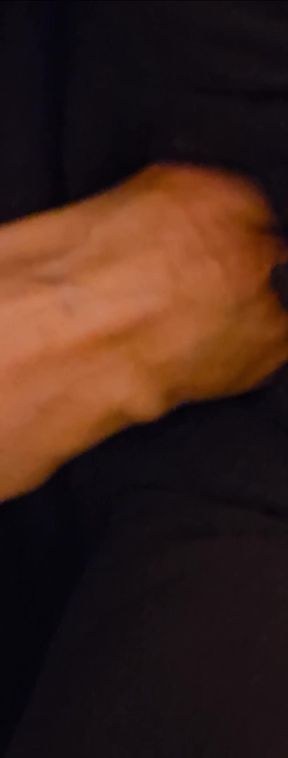 Blasian hotwife gets a fistful of wetness