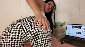 Sophia Farts In Checkered Pants!