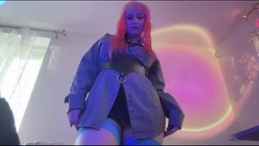 Pink haired Mistress destroys bound slave with facesitting domination