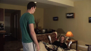 Christian Wilde ja Benn Heights vaihtavat suihinottoja ja käsihommia ennen kuin panevat omia perseitään