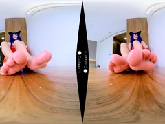 Gorgeous blonde teen Kelly Candy foot fetish