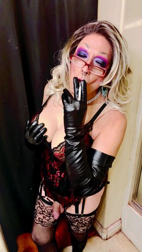 Marilyn Smoking Fetish Tease