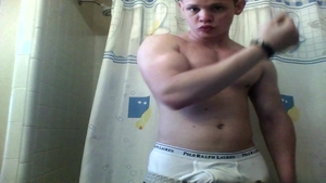 Solo: Hampton's Shower Tease: A Wet Delight