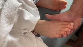 TRIPOD CUMSHOT OVER TOES -HD