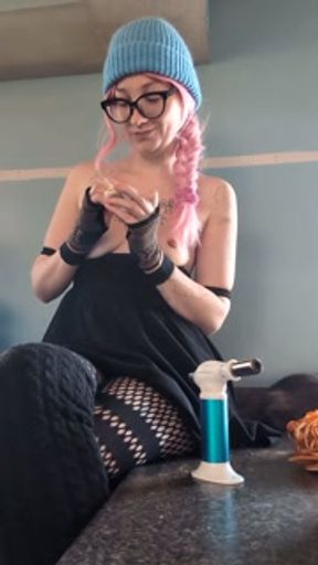Smoking and cumming