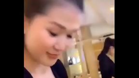g&aacute_i xinh uplive tắm lộ h&agrave_ng b&iacute_m đen x&igrave_ 18