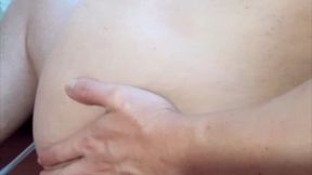 I push a 170 kg motorcycle with my stomach