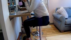 Under table foot and ass worship (no face till last minute)