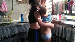 hoy amanec&iacute_ muy cachonda y no puedo evitar las ganas de chuparle el co&ntilde_o a mi pareja