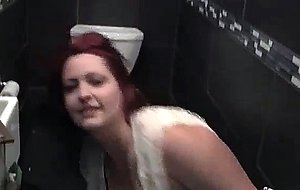 Redhead bbw hannah vibrating her cunt