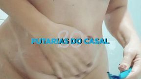 coroa se depilando no banheiro enquanto corno do marido saiu para trabalhar.