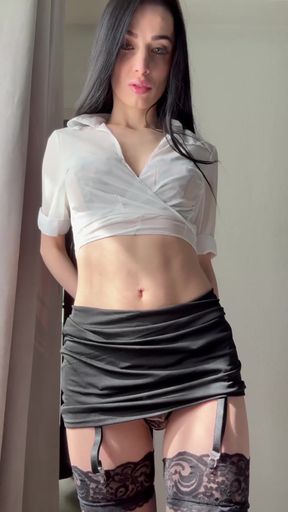 Amateur Onlyfans model exposes her private life to followers