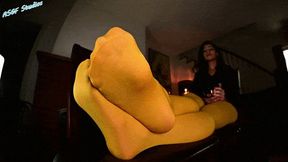 Enchantress Sahrye bright yellow hose! - MOV