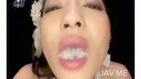 Entrancing japanese  is swallowing hot sperm indoors