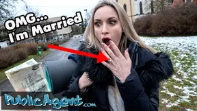 Public Sex Married blonde babe has sex with a stranger with a huge fat cock