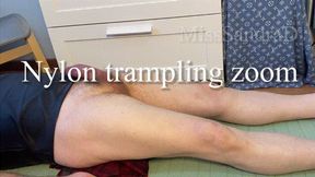 Nylon trampling ZOOM