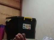 Nag jakol si kuya pag uwi galing school, Ang daming linabas na tamod.