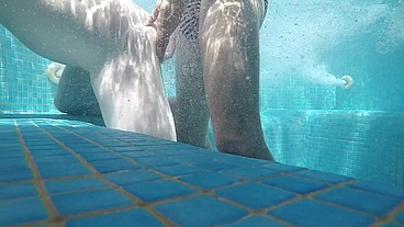 Stepdad and Son Finally Alone in the Home Jacuzzi