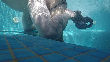 Stepdad and Son Finally Alone in the Home Jacuzzi
