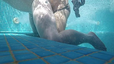 Stepdad and Son Finally Alone in the Home Jacuzzi