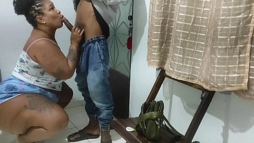 Gordinha Safada Pagou Com o Cuzinho .